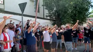 Dinamo cere trecerea la sistemul cu 16 echipe în Liga 1. UPDATE: Protest al suporterilor în aproprierea stadionului
