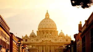 Spălare de bani la Vatican. 10 persoane, inclusiv un cardinal, vor fi judecate pentru infracţiuni financiare
