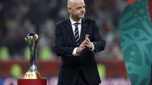 Preşedintele FIFA, acuzat că ar fi cheltuit peste un milion de euro pentru o călătorie personală 