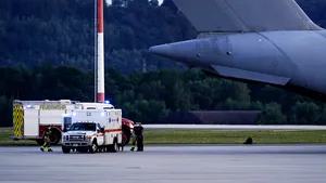 O femeie afgană a născut la bordul aeronavei americane care o evacua din Afganistan. Avionul a aterizat în Germania