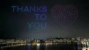 FOTO & VIDEO | Sute de drone au 