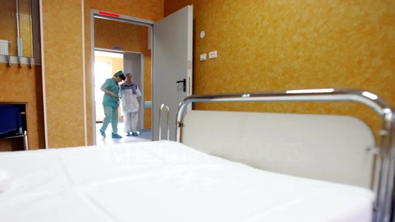 Constanţa: Copilul cu care tatăl său s-a aruncat în braţe de la etajul al nouălea a murit la spital