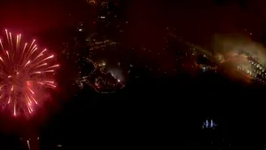 REVELION 2018 | Spectacol de lumini la Londra, Paris, Berlin, Burj Khalifa-Dubai/ Hong Kong a intrat în 2018 cu cel mai grandios foc de artificii din istorie/ Cum au sărbătorit oamenii de pe întregul mapamond intrarea în 2018 | VIDEO 