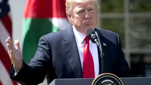 Donald Trump doreşte reformarea sistemului de vize pentru a încuraja angajarea cetăţenilor americani