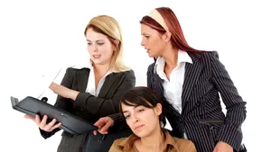 STUDIU: România este atipică în regiune, cu puţine femei în funcţii publice înalte, dar active în mediul de business