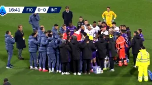Bove, jucătorul Fiorentinei, la terapie intensivă după ce a căzut pe teren în meciul cu Inter Milano