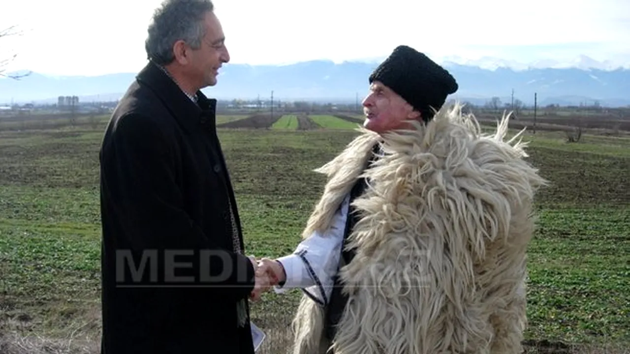 REPORTAJ: La 96 de ani, a fost reangajat cioban de fostul patron: