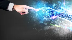 COMENTARIU: Feriţi-vă de robotul feminin de culoare care gândeşte ca un bărbat alb