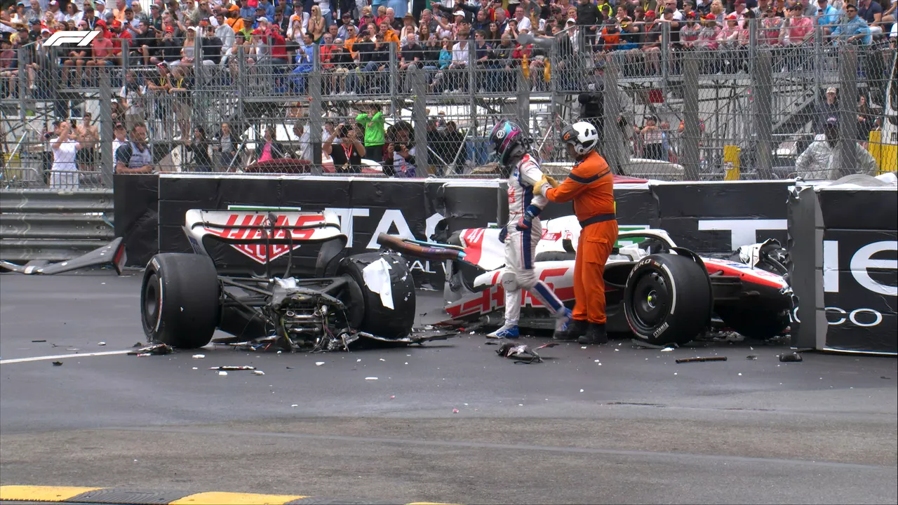Incident grav în Formula 1. Monopostul lui Mick Schumacher s-a rupt în două 