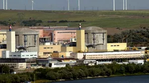 Apa folosită la răcirea reactoarelor Centralei Nuclearo-Electrică de la Cernavodă ar putea fi folosită la încălzirea locuinţelor