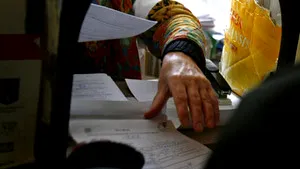 Romanians Associate Public Institutions With Bureaucracy, Corruption - Report