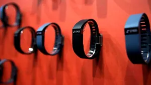 Mai mulţi clienţi ai producătorului Fitbit susţin că au fost electrocutaţi de gadget-urile companiei