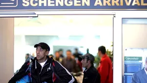 Aproape 170 de romi repatriaţi de autorităţile franceze au ajuns pe Aeroportul din Timişoara