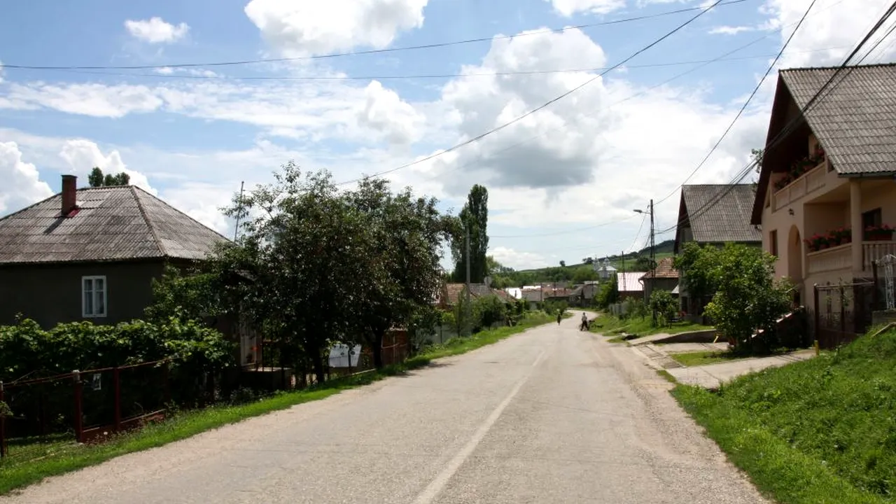 Primarul şi sătenii dintr-o comună bistriţeană au ”reinventat” CAP-ul: “Promovăm produse tradiţionale, deschidem noi afaceri, nu am mers numai pe agricultură” | GALERIE FOTO