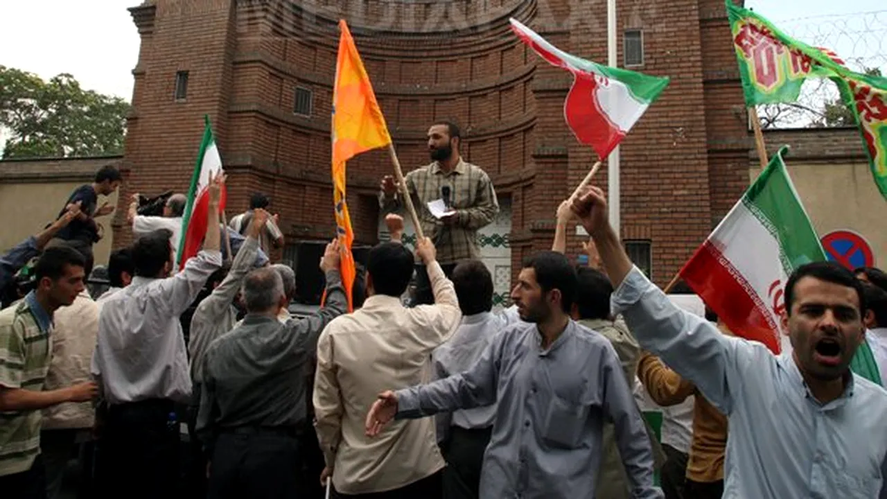 Manifestaţie programată pentru luni în faţa ambasadei Franţei din Iran