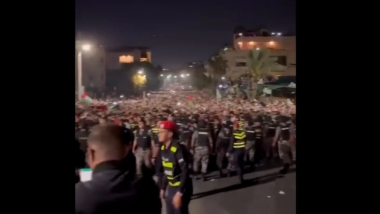 Proteste violente în Orientul Mijlociu după lovitura asupra spitalului din Gaza