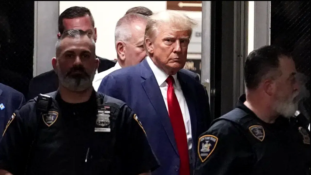 Donald Trump, pus sub acuzare în dosarul documentelor clasificate / Este a doua punere sub acuzare a lui Trump şi prima sub acuzare federală a unui fost preşedinte 