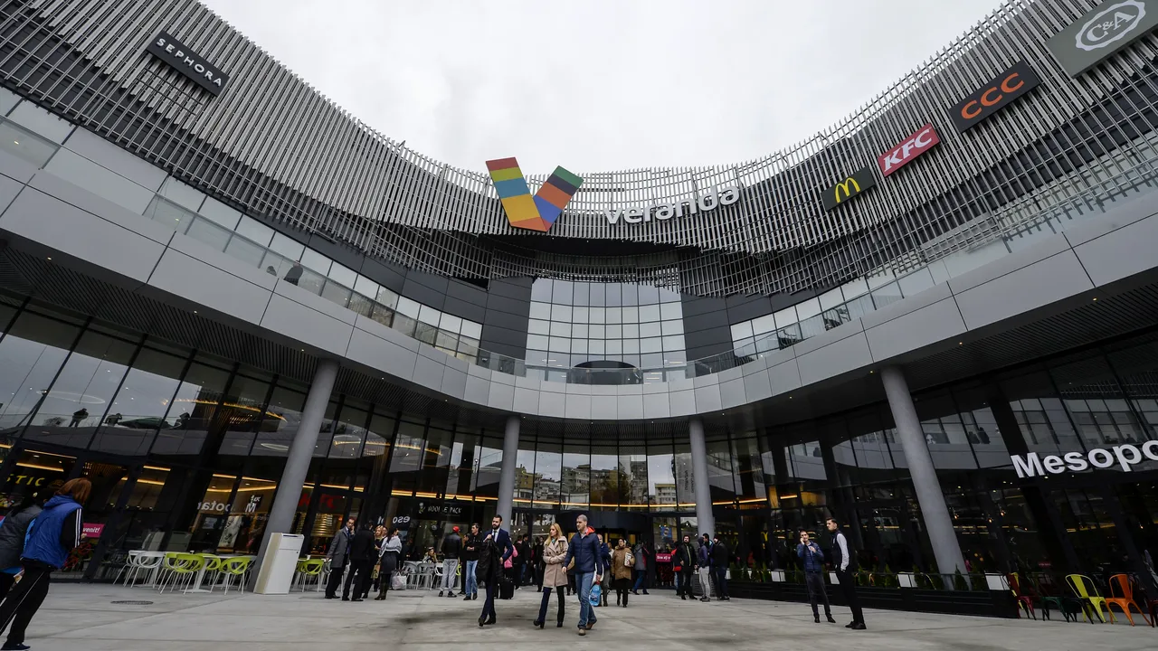 Proprietarii de malluri cer redeschiderea de urgenţă a centrelor comerciale mari