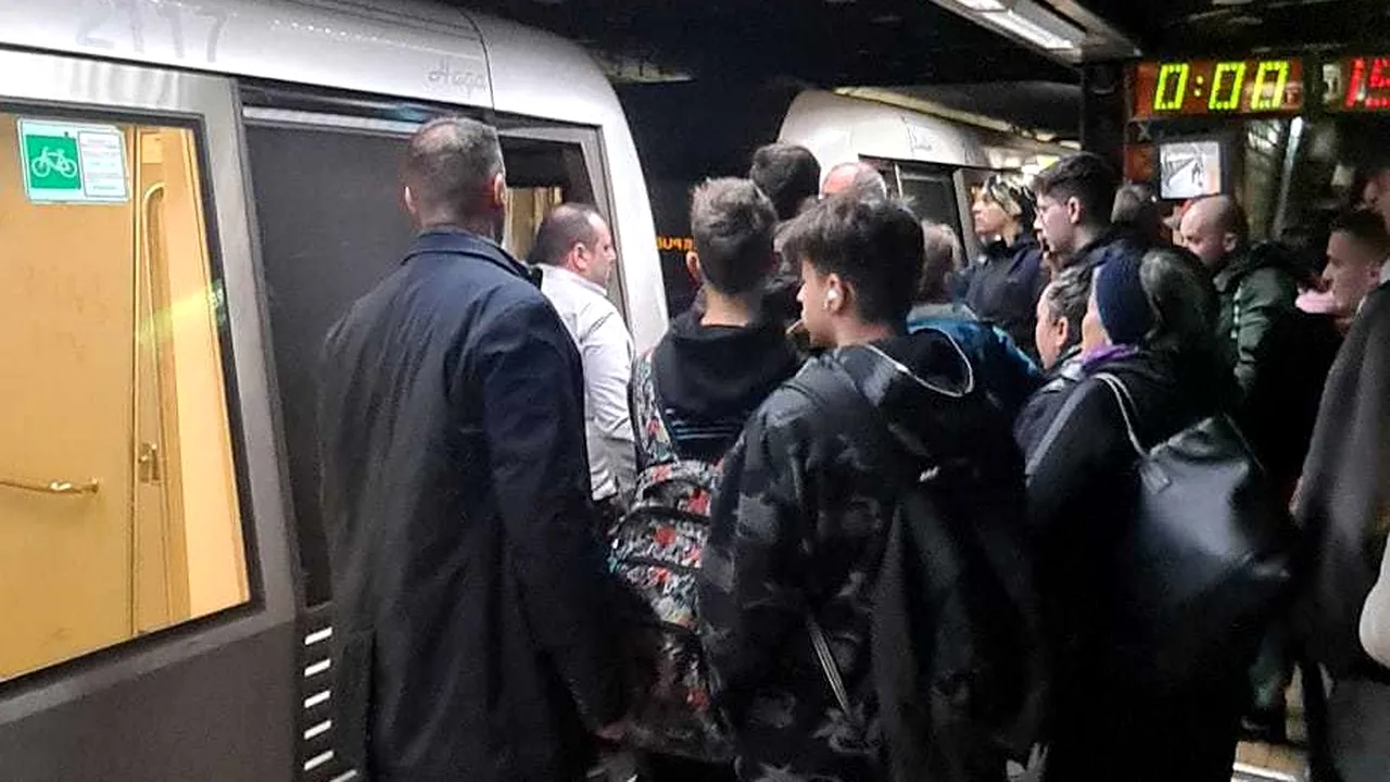Metrorex a oprit circulaţia, după ce două trenuri s-au ciocnit la Timpuri Noi