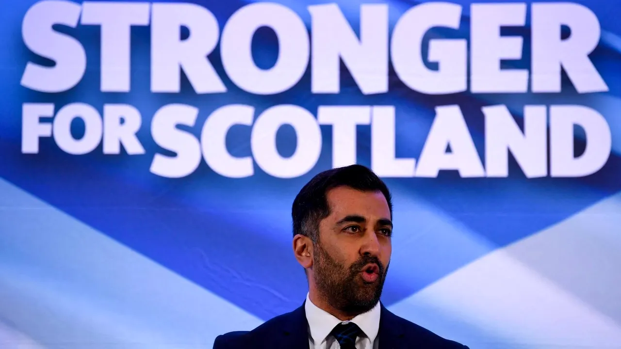 Humza Yousaf urmează să preia funcţia de prim-ministru al Scoţiei. Este primul lider musulman al Partidului Naţional Scoţian