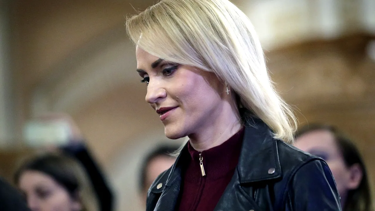 Liderul consilierilor generali ai PNL o somează pe Gabriela Firea să spună când va plăti subvenţia pentru agentul termic