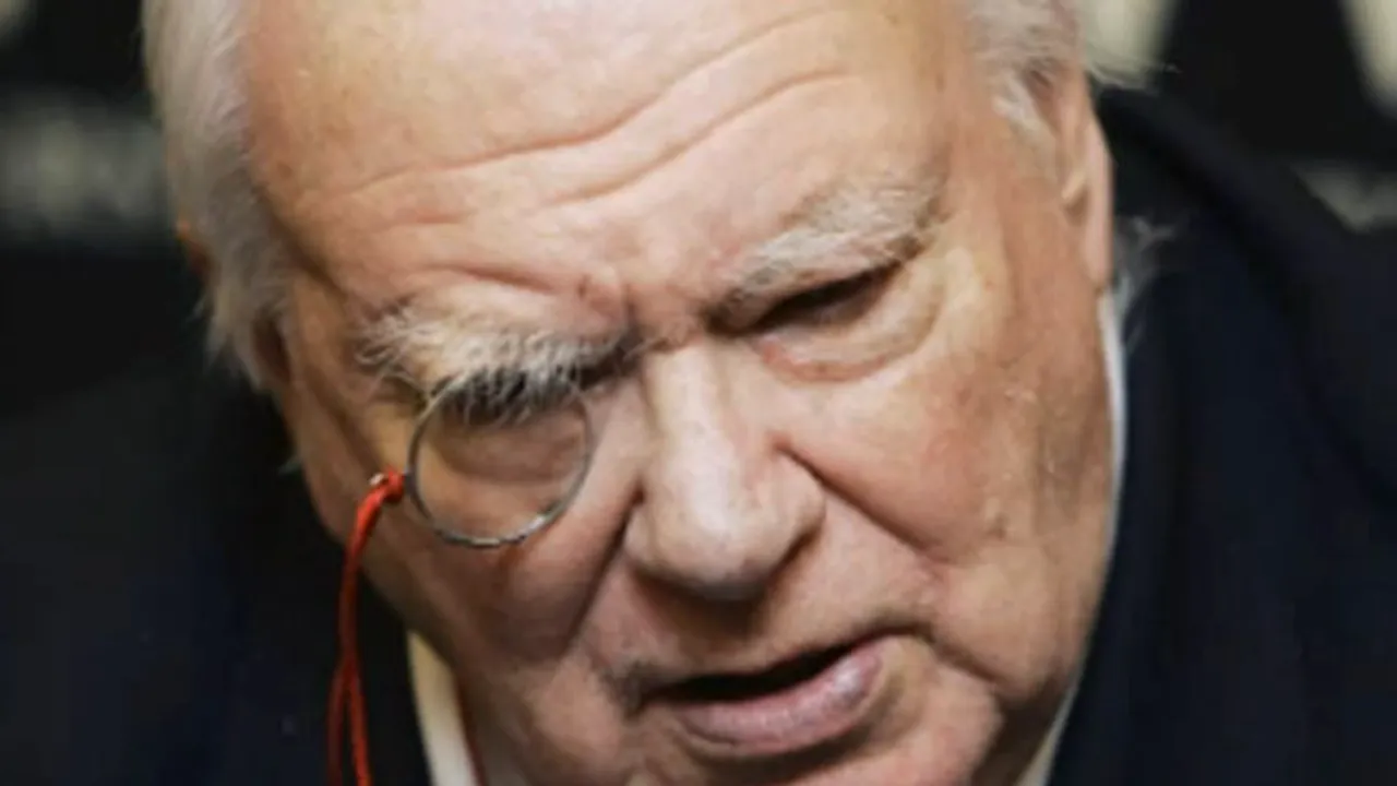 Patrick Moore a murit la vârsta de 89 de ani. Astronomul şi prezentatorul de televiziune britanic a participat la cartografierea Lunii