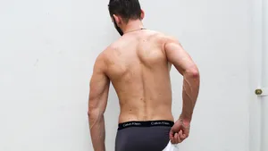 Numărul surprinzător de mare de bărbaţi francezi care poartă aceeaşi lenjerie de corp mai multe zile