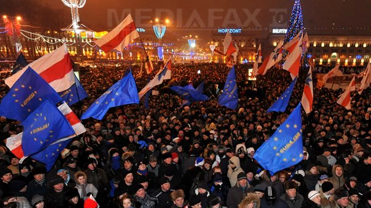 Sute de manifestanţi belaruşi, reţinuţi în timpul protestelor de la Minsk