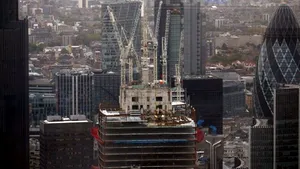 Locuinţele din cele mai scumpe zece cartiere din Londra valorează mai mult ca toată piaţa din Scoţia