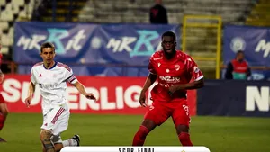 Dinamo Bucureşti, învinsă la ultimă fază a meciului cu Oţelul Galaţi, e fără victorie în play out