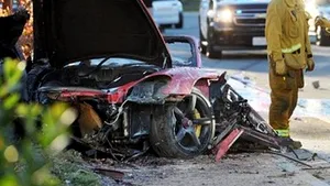 Un tânăr ce a furat bucăţi din maşina în care a murit Paul Walker, condamnat la 6 luni de închisoare
