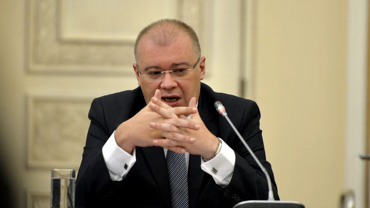 Dan Mihalache: „În alegerile din 2024, bătălia se va da între PSD, PNL şi AUR, în diferite forme de agregare. Că va fi o bătălie în trei sau va fi o bătălie în doi, în sensul unui bloc PNL – PSD vs AUR, asta rămâne să vedem. La ora aceasta există multă incertitudine în privinţa Preşedinţiei României, opţiunile sunt deschise”