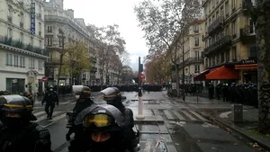 Noi proteste în oraşe din Franţa faţă de proiectul de lege controversat / Peste 100 de persoane au fost reţinute la Paris