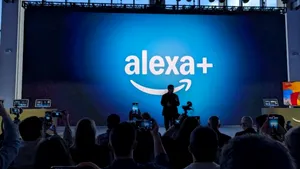 Alexa+ intră în televizoarele Samsung și în mașinile BMW. Amazon anunță extinderea asistentului AI