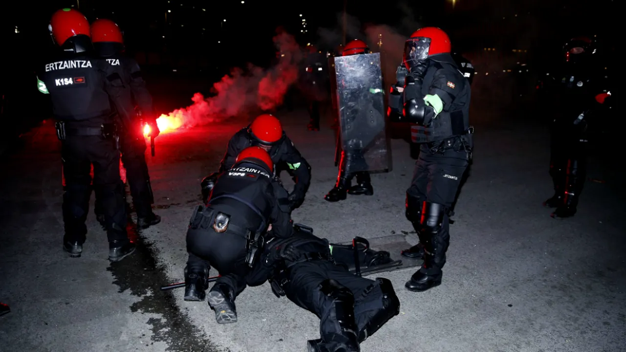 Un poliţist spaniol a murit în urma violenţelor provocate la Bilbao de către suporterii echipei de fotbal Spartak Moscova