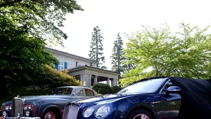 Piaţa AUTO DE LUX: Vânzările de maşini de peste 100.000 de euro vor creşte cu peste 60% în Europa până în 2017