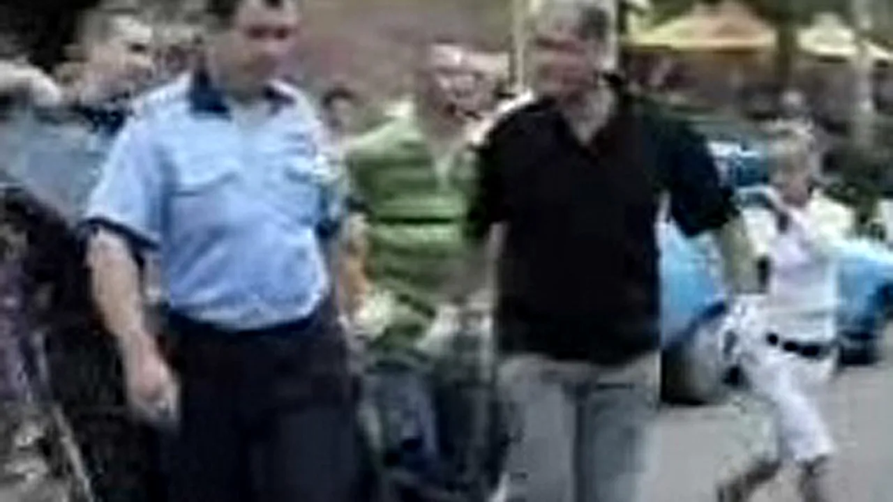 Un tânăr emo de 16 ani şi-a ucis fosta prietenă (Video)