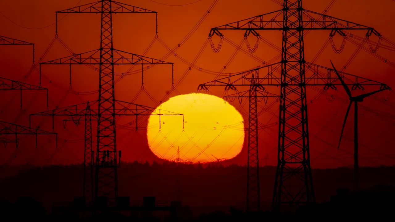 Ministerul Energiei: Liberalizarea preţurilor la energie electrică şi gaze naturale se va face etapizat şi nu se limitează la data de 1 aprilie 2025