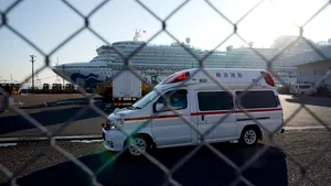 Român de pe nava de croazieră Diamond Princess, infectat cu coronavirus. A fost transferat la un spital japonez