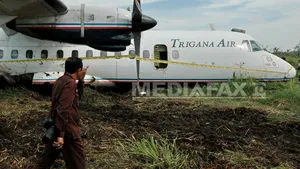 AVIONUL DISPĂRUT în Indonezia s-a PRĂBUŞIT: Epava aeronavei a fost găsită de săteni