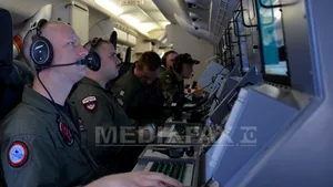 O navă americană se retrage din eforturile de căutare a avionului Boeing 777