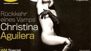 Christina Aguilera a pozat nud din nou
