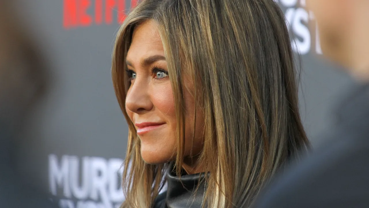 Jennifer Aniston, nemulţumită că a fost mai bine plătită decât ceilalţi colegi din 
