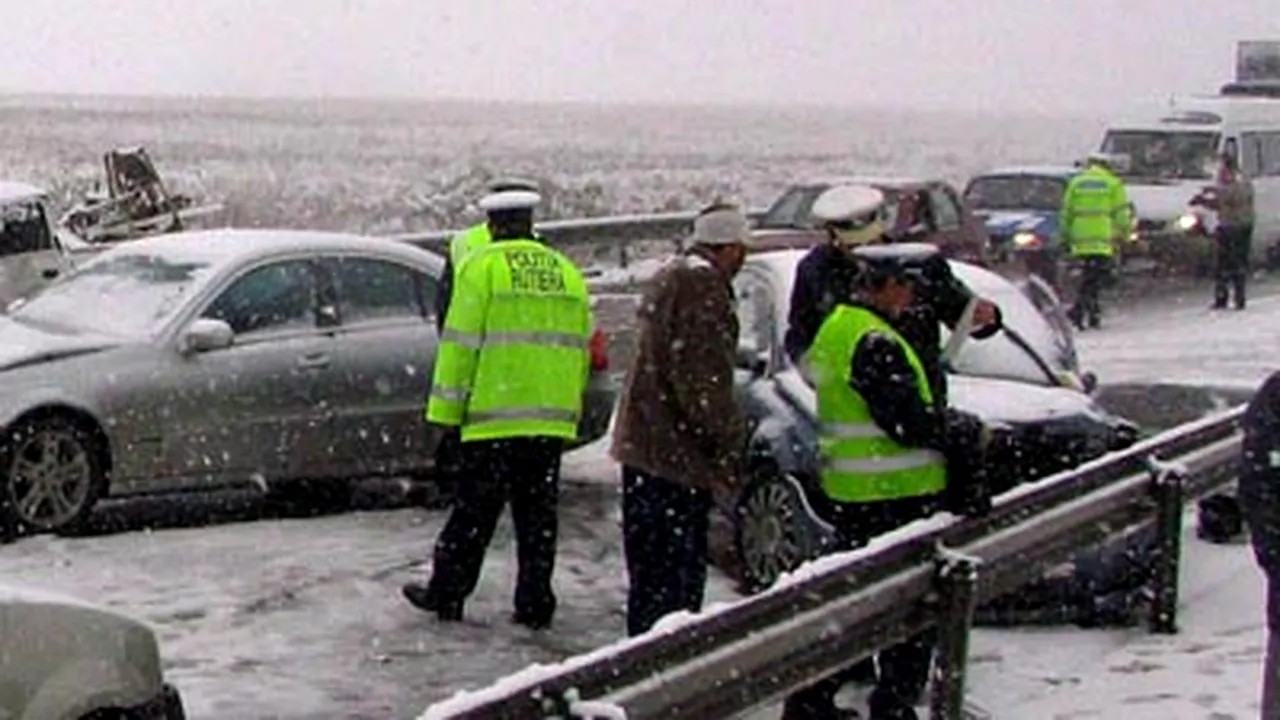 Argeş: 12 autoturisme implicate în accidente şi tamponări pe A1