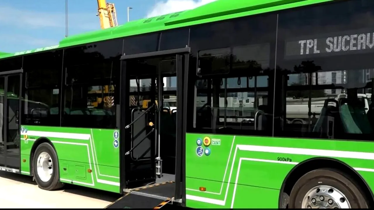 Un autobuz a făcut prăpăd la Suceava. Șoferul companiei de transport public era beat și a mai fost prins băut la volan