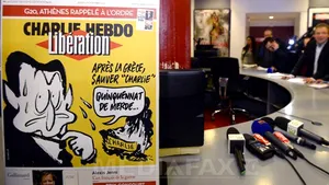 Echipa Charlie Hebdo îşi desfăşoară activitatea în redacţia Libération şi a primit mai multe donaţii, inclusiv de la Guvernul francez