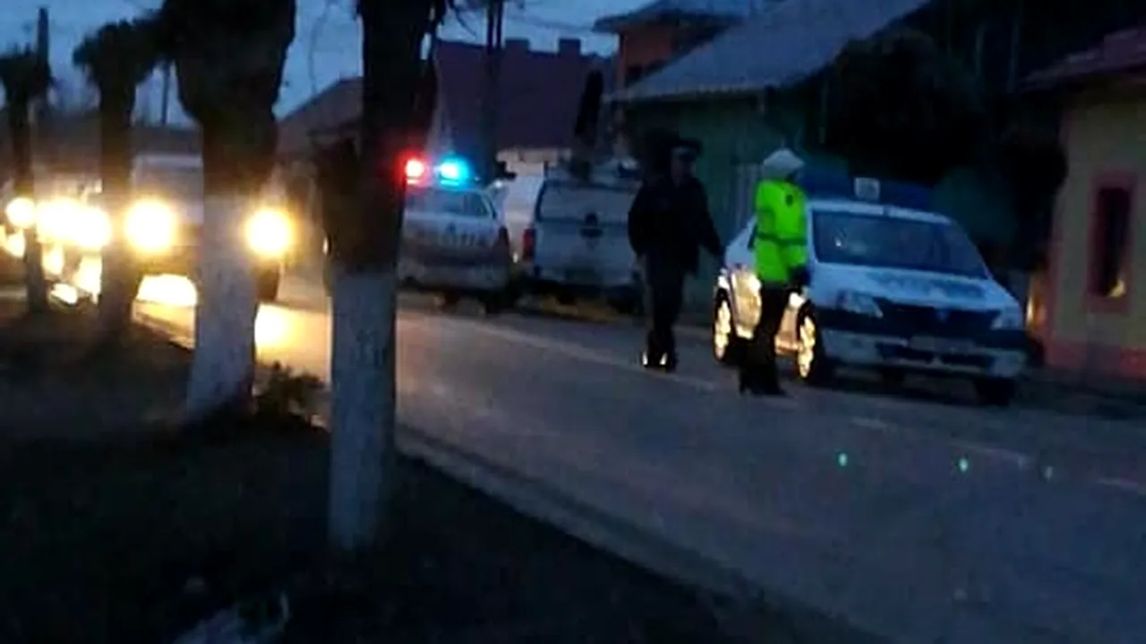 Poliţist rănit şi maşină a Poliţiei avariată, în timp ce urmărea o maşină din Răduţi condusă de un copil | FOTO