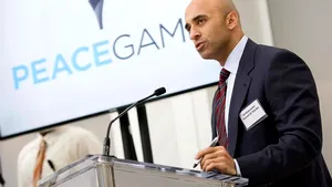 COMENTARIU Lelia Munteanu: Ambasadorul Emiratelor la Washington: Anexarea va aprinde violenţa şi îi va stârni pe extremişti