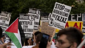 Revolte în Grecia: sute de cetățeni protestează față de războiul și foametea din Gaza