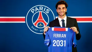 Ferran Torres, marcatorul golului care a adus victoria Spaniei în finala Cupei Mondiale, semnează cu Paris Saint-Germain până în 2031